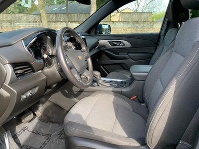 2022 Chevrolet Traverse LT Cloth w/2FL