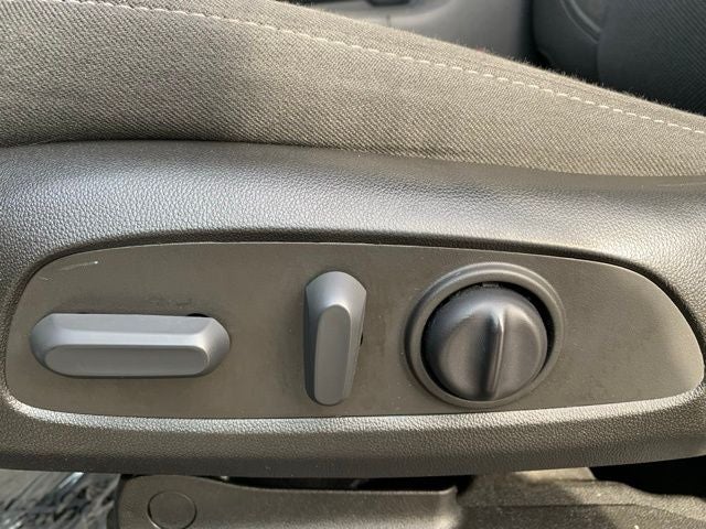 2022 Chevrolet Traverse LT Cloth w/2FL