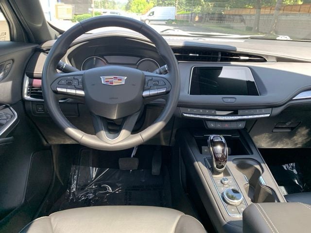 2022 Cadillac XT4 Luxury