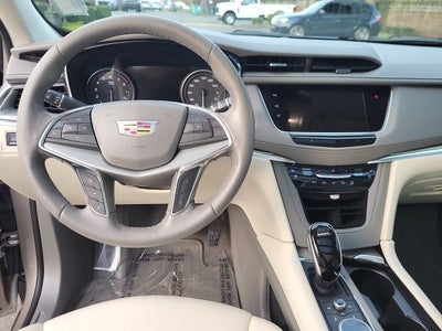 2022 Cadillac XT5 Premium Luxury