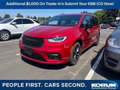 2025 Chrysler Pacifica Select
