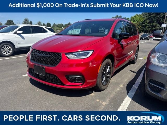2025 Chrysler Pacifica Select