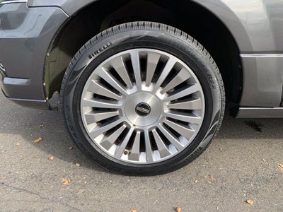 2015 Lincoln Navigator Base