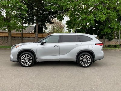 2021 Toyota Highlander Hybrid Platinum