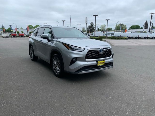 2021 Toyota Highlander Hybrid Platinum