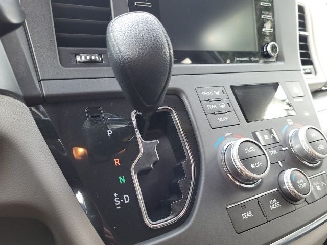 2019 Toyota Sienna LE 7 Passenger