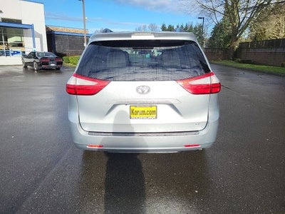 2019 Toyota Sienna LE 7 Passenger