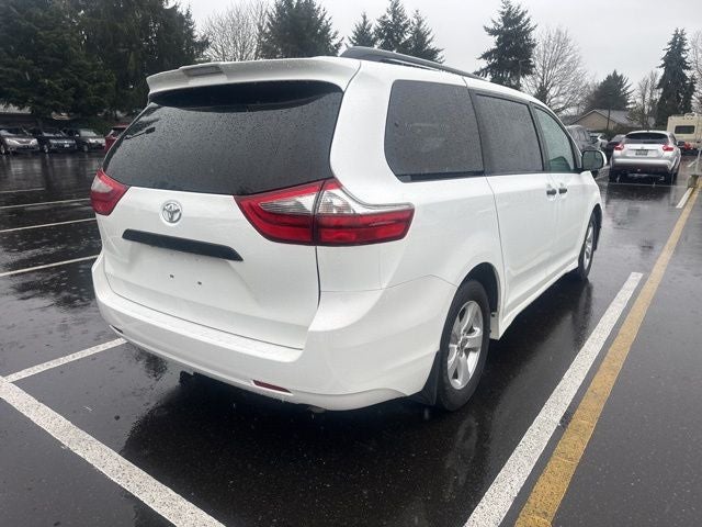 2020 Toyota Sienna L 7 Passenger