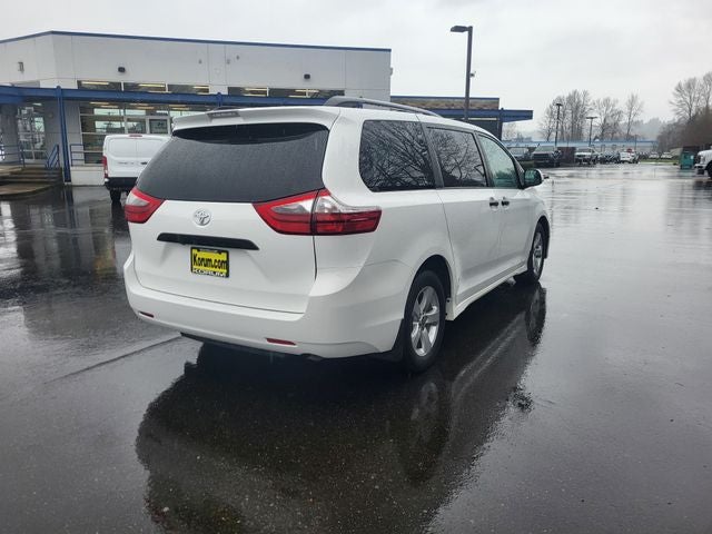 2020 Toyota Sienna L 7 Passenger