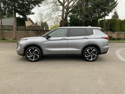 2022 Mitsubishi Outlander SE