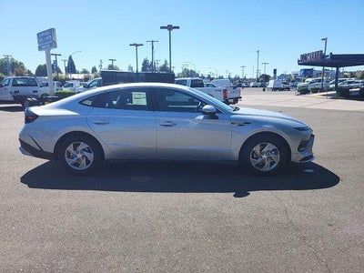 2025 Hyundai SONATA SE