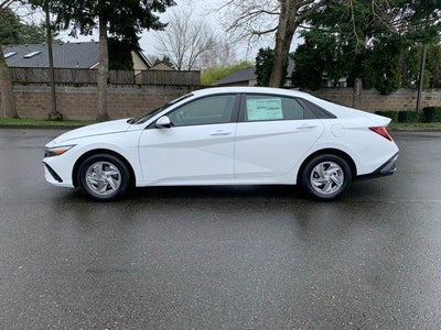 2026 Hyundai ELANTRA SE