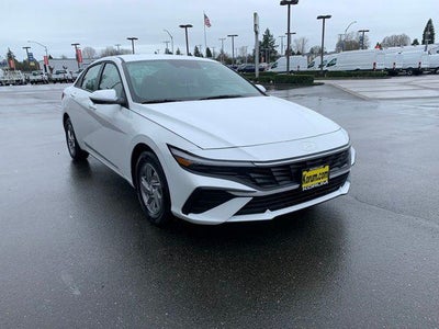 2026 Hyundai ELANTRA SE