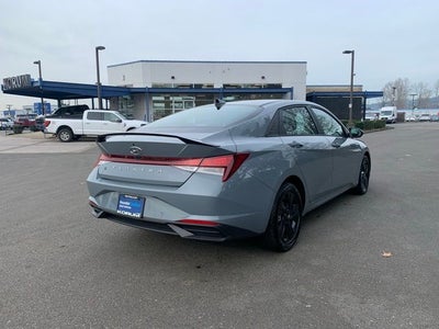 2023 Hyundai ELANTRA SEL