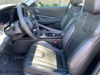 2025 Hyundai ELANTRA Limited
