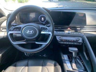 2025 Hyundai ELANTRA Limited