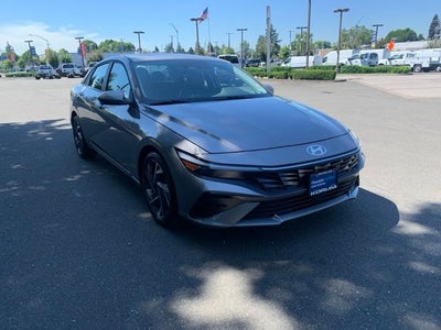 2025 Hyundai ELANTRA Limited