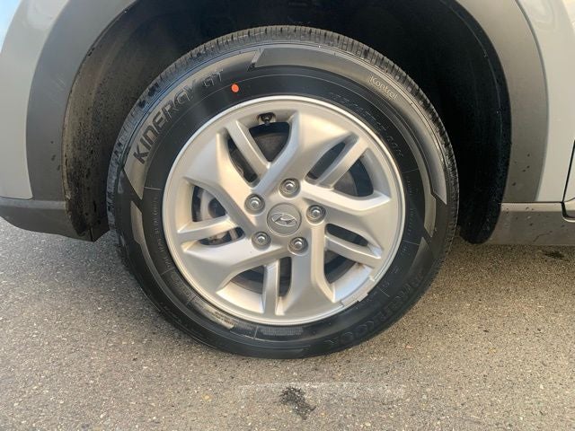 2023 Hyundai VENUE SE