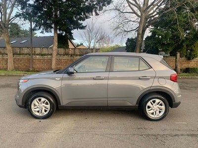 2023 Hyundai VENUE SE
