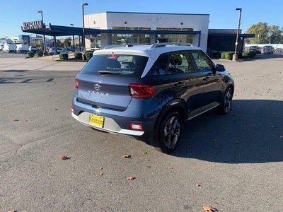 2026 Hyundai VENUE SEL W/Two-Tone Roof