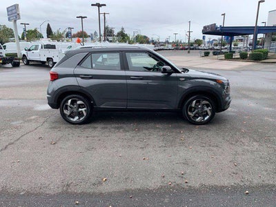 2026 Hyundai VENUE SEL W/Two-Tone Roof