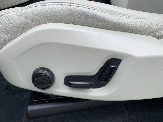 2021 Volvo XC90 T5 Momentum