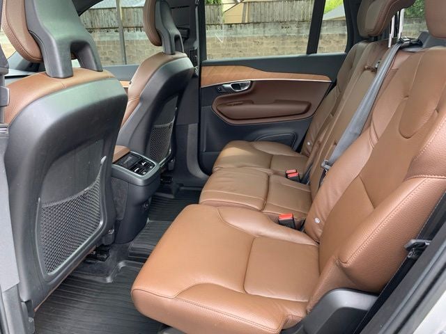 2021 Volvo XC90 T6 Momentum