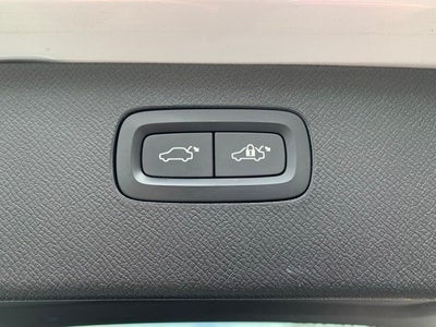 2021 Volvo XC90 T6 Momentum